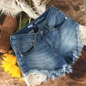 🔥Hot🔥 Sexy Short Frayed Cutoffs Lace Trim Distressed Stretch Shorts Juniors 13